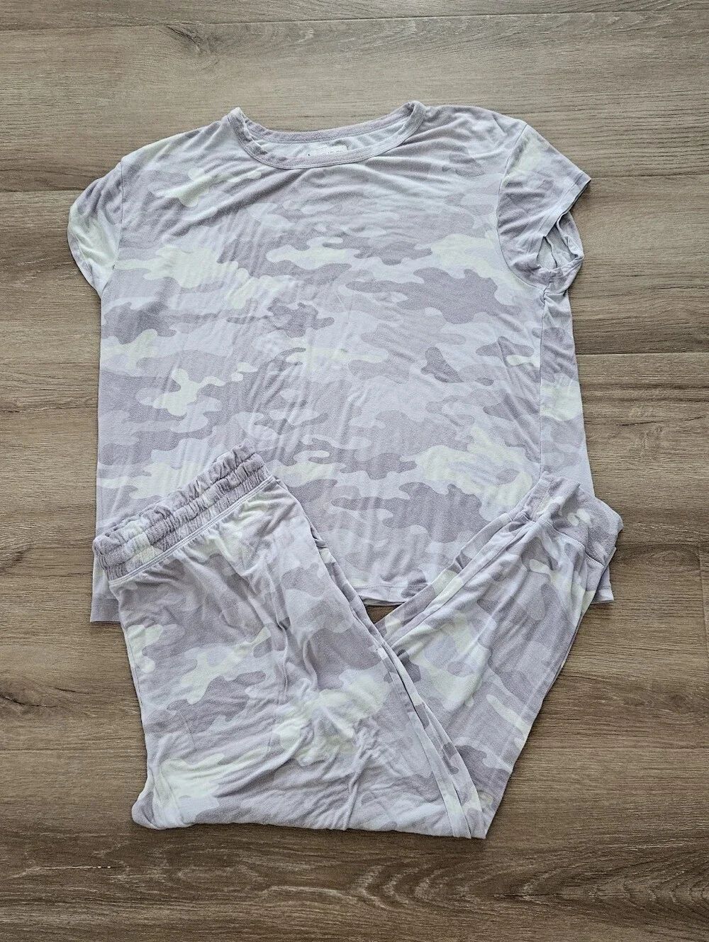 Koolaburra Lavender Camo Short Sleeve Top and Pants Sleep Set Size P1X